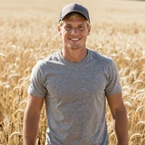 Profile photo of Derek W., Wheat & Sorghum farmer in Kansas