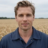 Profile photo of Erik N., Grain & Livestock farmer in Minnesota